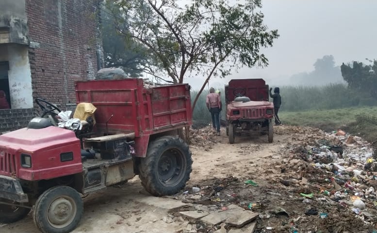मीरजापुर : भूमाफियाओं का तालाब पर अवैध कब्जा, कार्रवाई की मांग मीरजापुर : भूमाफियाओं का तालाब पर अवैध कब्जा, कार्रवाई की मांग
