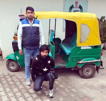 वाहन चोरी के मामले में गिरफ्तार आरोपी वाहन चोरी के मामले में गिरफ्तार आरोपी