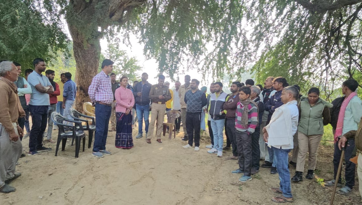 ग्राम समाज की जमीन पर शव दफनाने का विवाद ग्राम समाज की जमीन पर शव दफनाने का विवाद