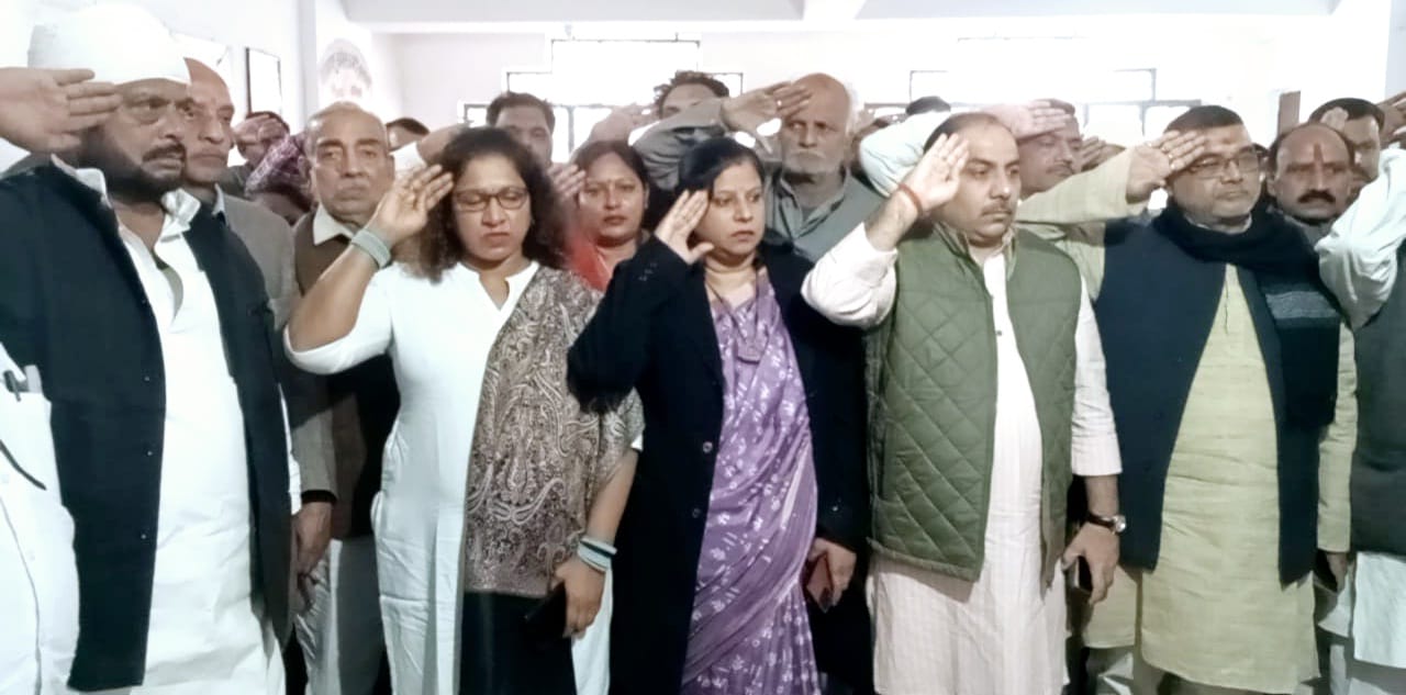 कांग्रेस कार्यालय में शोकसभा : फोटो बच्चा गुप्ता कांग्रेस कार्यालय में शोकसभा : फोटो बच्चा गुप्ता