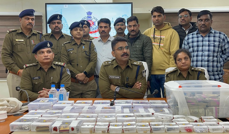 पुलिस अधीक्षक प्रदीप शर्मा पत्रकार वार्ता पुलिस अधीक्षक प्रदीप शर्मा पत्रकार वार्ता