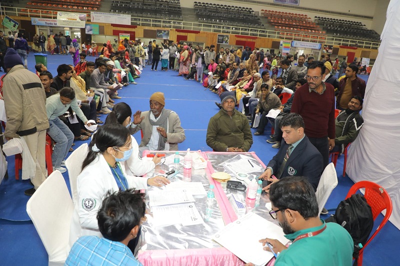 ग्वालियर में आयोजित निशुल्क स्वास्थ्य शिविर ग्वालियर में आयोजित निशुल्क स्वास्थ्य शिविर