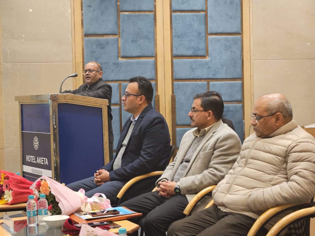 उत्तराखंड भूस्खलन न्यूनीकरण एवं प्रबंधन केंद्र (यूएलएमएमसी) की ओर से आयोजित कार्यशाला। उत्तराखंड भूस्खलन न्यूनीकरण एवं प्रबंधन केंद्र (यूएलएमएमसी) की ओर से आयोजित कार्यशाला।