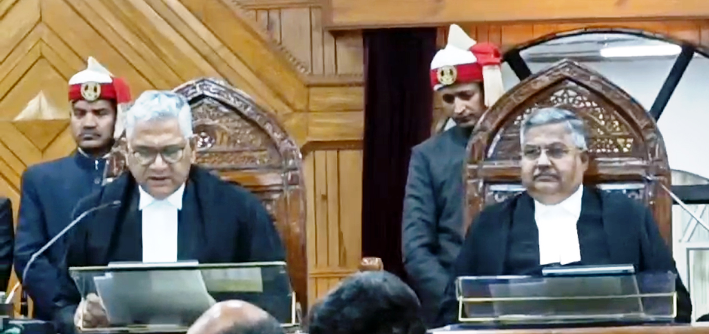 उत्तराखंड उच्च न्यायालय में आयोजित फुल कोर्ट रिफरेंस में नव नियुक्त मुख्य न्यायाधीश न्यायमूर्ति गुहानाथन नरेंद्र। उत्तराखंड उच्च न्यायालय में आयोजित फुल कोर्ट रिफरेंस में नव नियुक्त मुख्य न्यायाधीश न्यायमूर्ति गुहानाथन नरेंद्र।