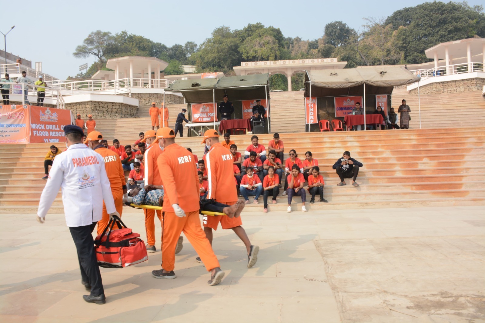 प्रयागराज महाकुंभ के पूर्व नमो घाट पर मॉक अभ्यास:फोटो बच्चा गुप्ता प्रयागराज महाकुंभ के पूर्व नमो घाट पर मॉक अभ्यास:फोटो बच्चा गुप्ता