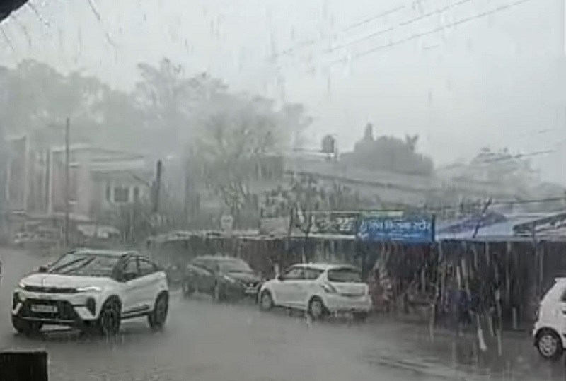 जबलपुर में हुई बारिश की तस्वीर जबलपुर में हुई बारिश की तस्वीर