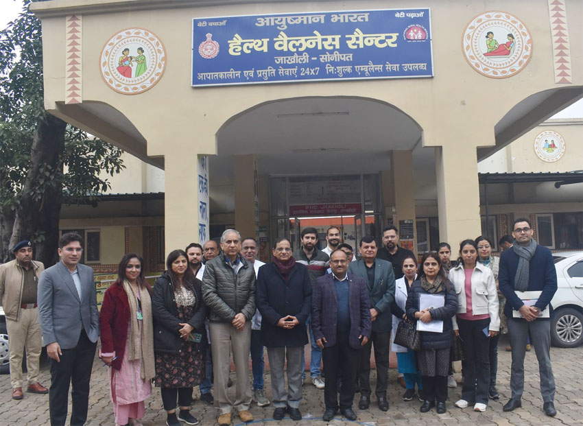 28 Snp-1 सोनीपत: नीति आयोग के सदस्य डॉ. विनोद कुमार पॉल व सामाजिक न्याय और अधिकारिता मंत्रालय, भारत सरकार के सचिव अमित यादव क्षेत्र के स्वास्थ्य कर्मियों व चिकित्सकों के साथ 28 Snp-1 सोनीपत: नीति आयोग के सदस्य डॉ. विनोद कुमार पॉल व सामाजिक न्याय और अधिकारिता मंत्रालय, भारत सरकार के सचिव अमित यादव क्षेत्र के स्वास्थ्य कर्मियों व चिकित्सकों के साथ