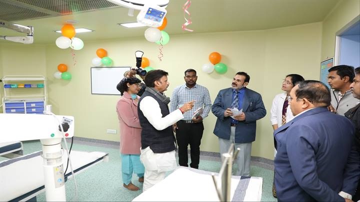 उप मुख्यमंत्री ने जिला चिकित्सालय का किया भ्रमण उप मुख्यमंत्री ने जिला चिकित्सालय का किया भ्रमण