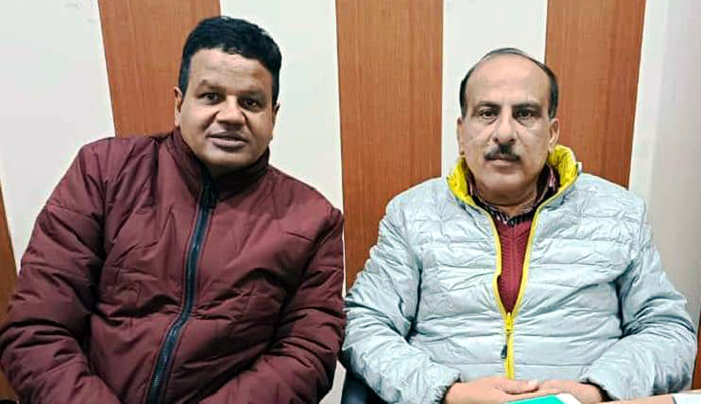 उत्तराखंड विश्वविद्यालय शिक्षक महासंघ के अवसर पर अध्यक्ष एवं संयोजक। उत्तराखंड विश्वविद्यालय शिक्षक महासंघ के अवसर पर अध्यक्ष एवं संयोजक।