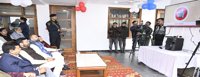 हरियाणा के मुख्यमंत्री नायब सैनी पंचकूला में मन की बात कार्यक्रम सुनते हुए हरियाणा के मुख्यमंत्री नायब सैनी पंचकूला में मन की बात कार्यक्रम सुनते हुए