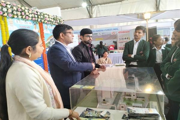 भोपाल के विज्ञान मेले में लगा नगरीय विकास विभाग का स्टॉल भोपाल के विज्ञान मेले में लगा नगरीय विकास विभाग का स्टॉल