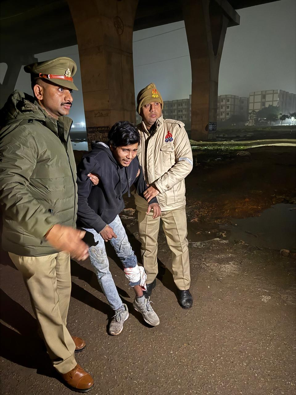 पुलिस मुठभेड़ घायल अपराधी पुलिस मुठभेड़ घायल अपराधी