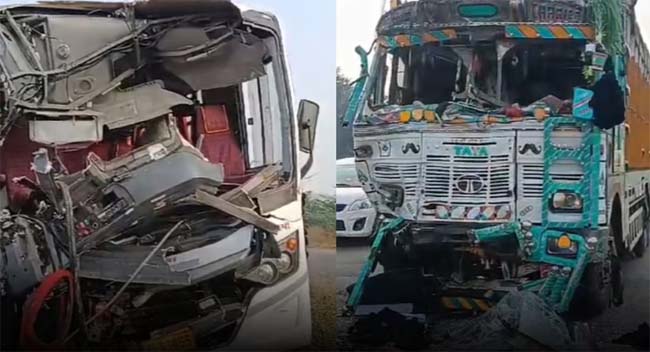 सोलापुर में निजी बस और ट्रक की टक्कर में 2 लोगों की मौत,32 घायल सोलापुर में निजी बस और ट्रक की टक्कर में 2 लोगों की मौत,32 घायल