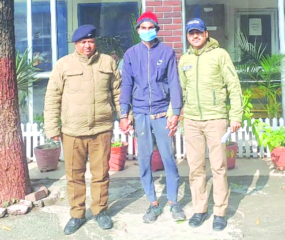 पुलिस गिररूत में आरोपित पुलिस गिररूत में आरोपित