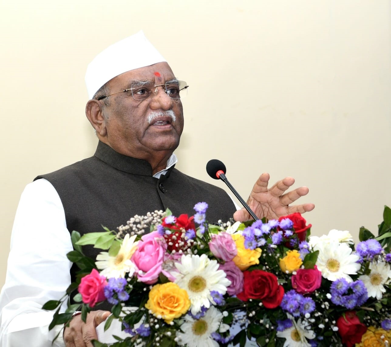 उद्यानिकी फसलों के संरक्षण विषयक 16वीं राष्ट्रीय संगोष्ठी में संबोधित करते गर्वनर