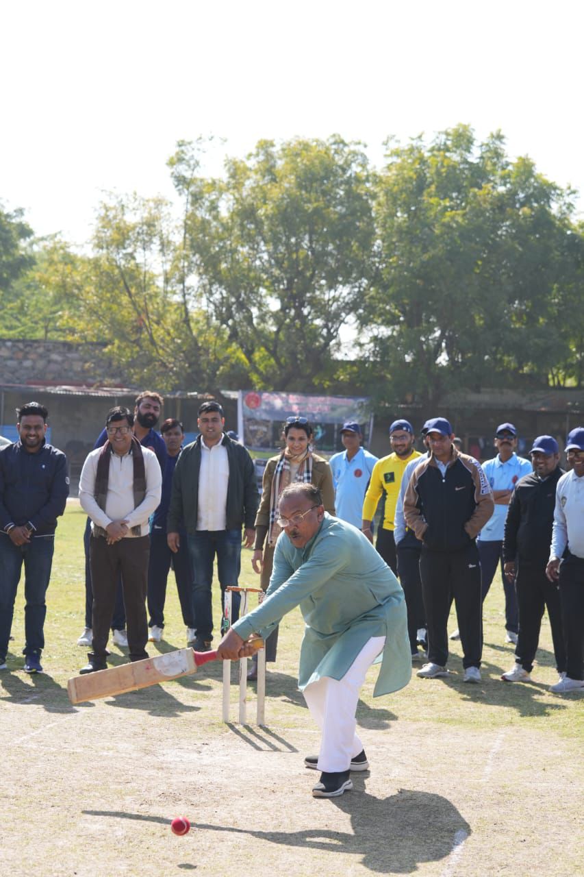 अजमेर में 6वीं इंटर मीडिया क्रिकेट प्रतियोगिता का शानदार आगाज अजमेर में 6वीं इंटर मीडिया क्रिकेट प्रतियोगिता का शानदार आगाज