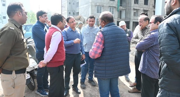 भोपाल : गंगा नगर में निर्माणाधीन आवासों का कार्य दो माह में पूर्ण करने के निर्देश भोपाल : गंगा नगर में निर्माणाधीन आवासों का कार्य दो माह में पूर्ण करने के निर्देश