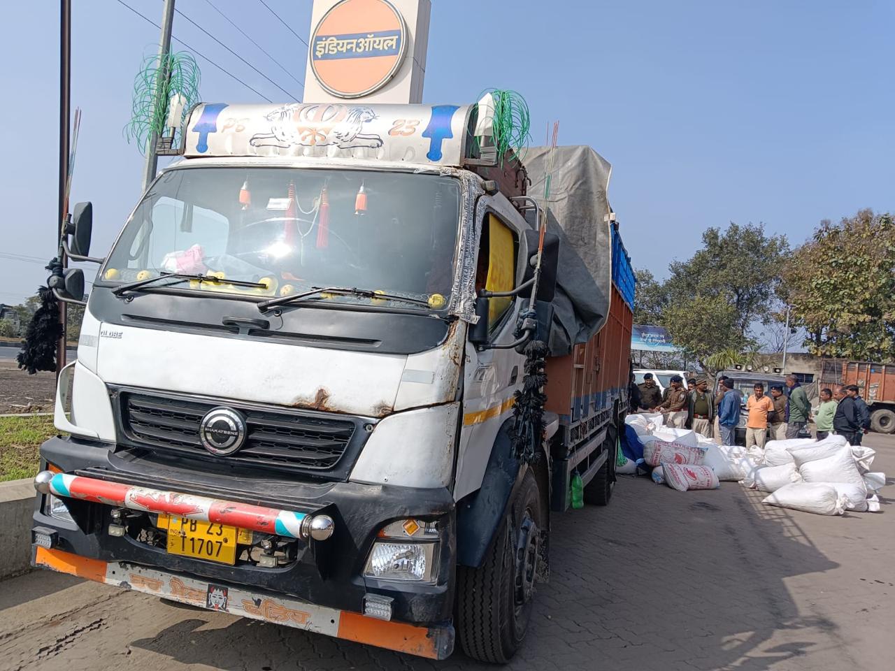 जब्त गाड़ी जब्त गाड़ी
