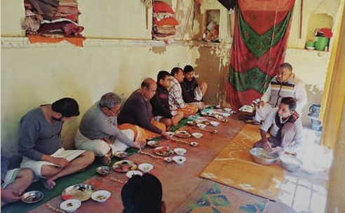 सोमवती अमावस्या पर किया तर्पण व पिंडदान, लगाई पुष्कर सरोवर में डुबकी सोमवती अमावस्या पर किया तर्पण व पिंडदान, लगाई पुष्कर सरोवर में डुबकी
