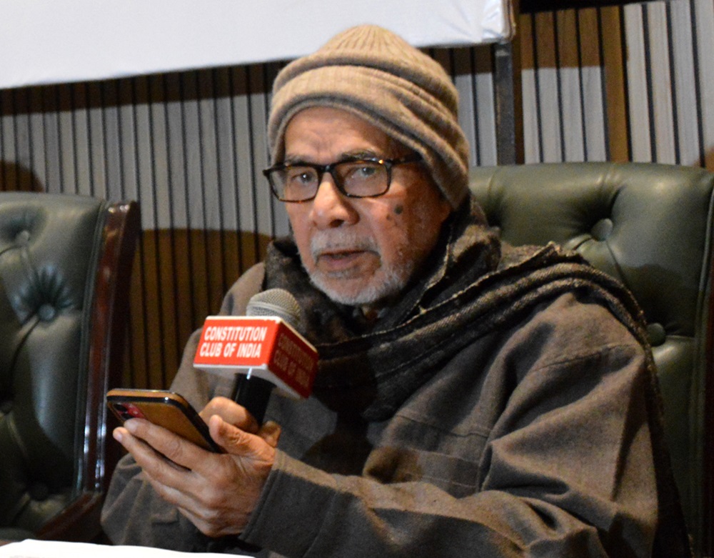 नई दिल्ली के कांस्टीट्यूशन क्लब में सोमवार को प्रेस कॉन्फ्रेंस को संबोधित करते (Udaipur Kiran) के समूह संपादक रामबहादुर राय नई दिल्ली के कांस्टीट्यूशन क्लब में सोमवार को प्रेस कॉन्फ्रेंस को संबोधित करते (Udaipur Kiran) के समूह संपादक रामबहादुर राय