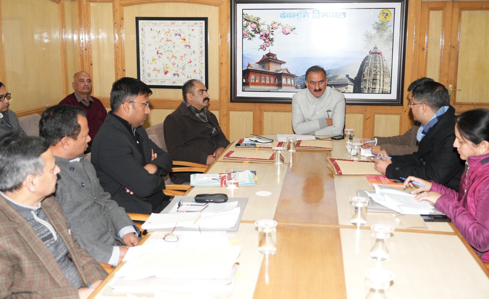 मुख्यमंत्री बैठक की अध्यक्षता करते हुए मुख्यमंत्री बैठक की अध्यक्षता करते हुए