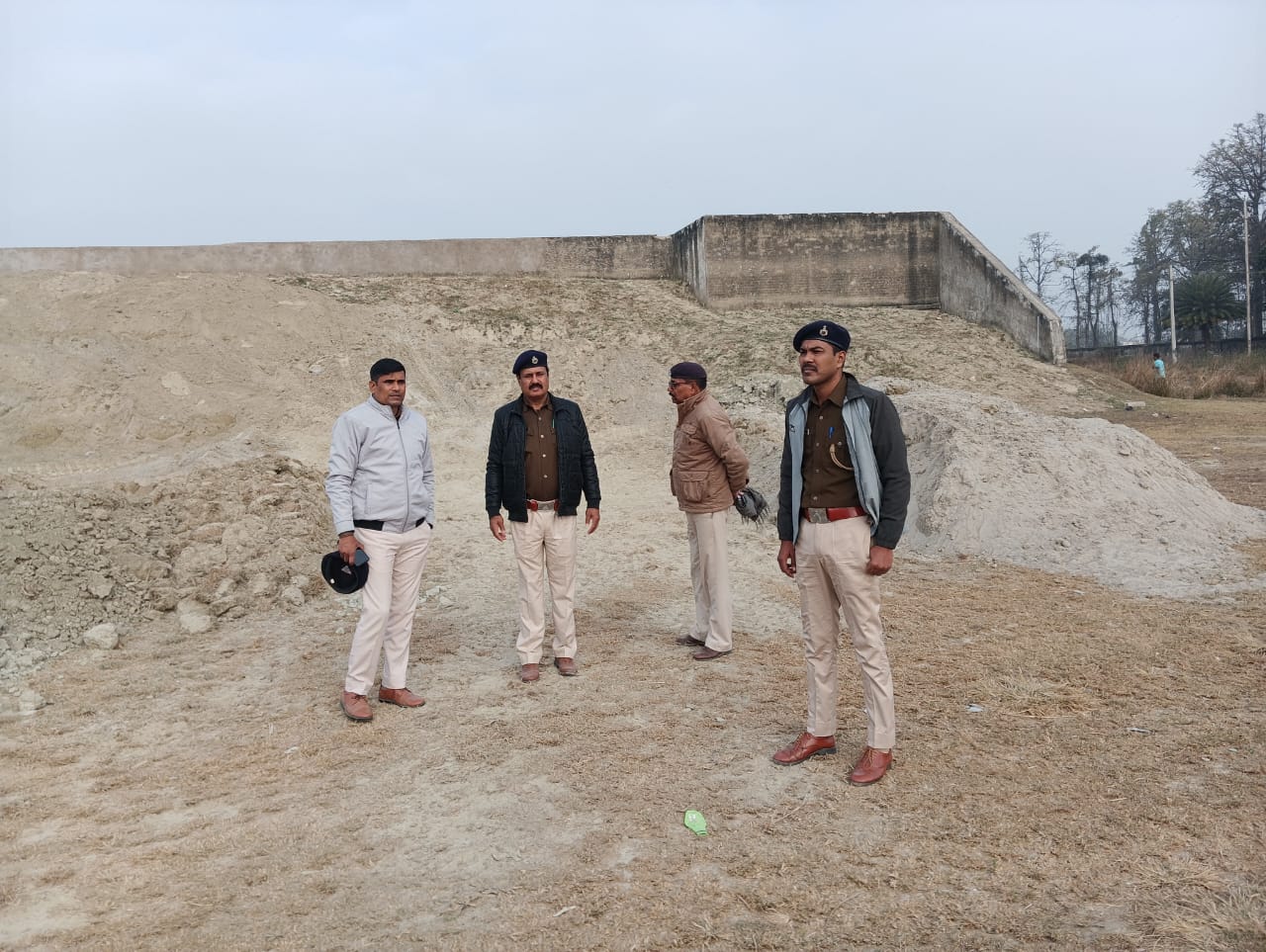 फायरिंग रेज के चल रहा निर्माण कार्य फायरिंग रेज के चल रहा निर्माण कार्य