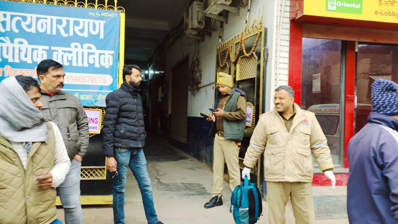 संदिग्ध परिस्थितियों में युवक ने होटल के कमरे में लगाई फांसी मौत संदिग्ध परिस्थितियों में युवक ने होटल के कमरे में लगाई फांसी मौत