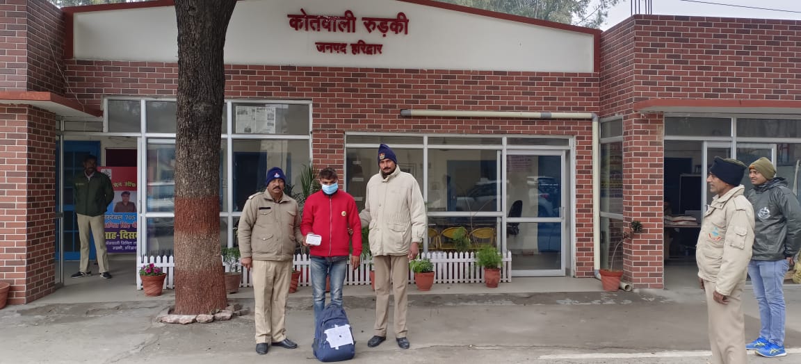 गिरफ्तार चोर गिरफ्तार चोर