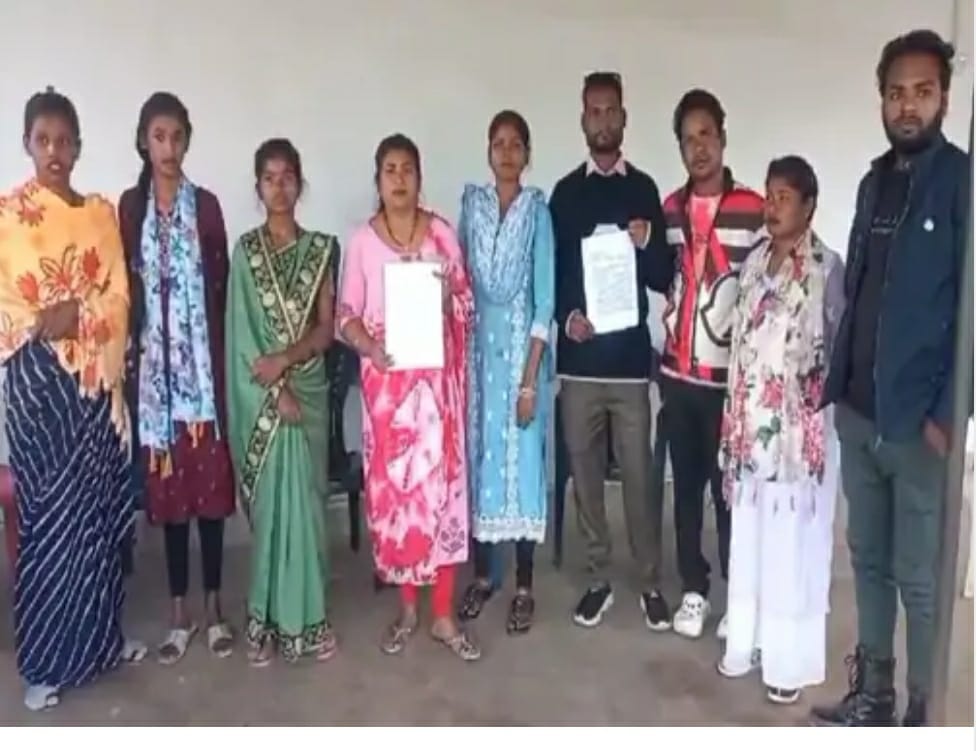 पुलिस अधीक्षक कार्यालय पहुंचे ठगी के शिकार शिकायतकर्ता