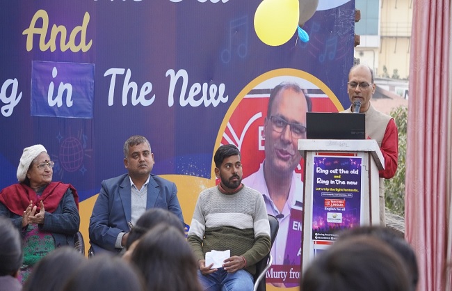 कार्यक्रम को संबोधित करते डॉ. बीरबल झा कार्यक्रम को संबोधित करते डॉ. बीरबल झा