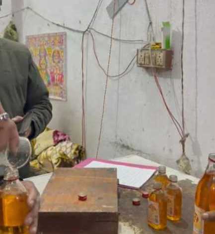 शराब में मिलावट की गई शराब में मिलावट की गई