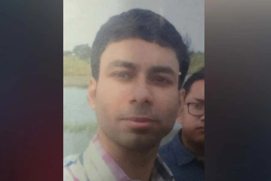 सिउड़ी में युवक की संदेहास्पद मौत, आत्महत्या की आशंका सिउड़ी में युवक की संदेहास्पद मौत, आत्महत्या की आशंका