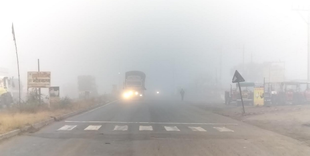 भोपाल शहर में छाया घना कोहरा