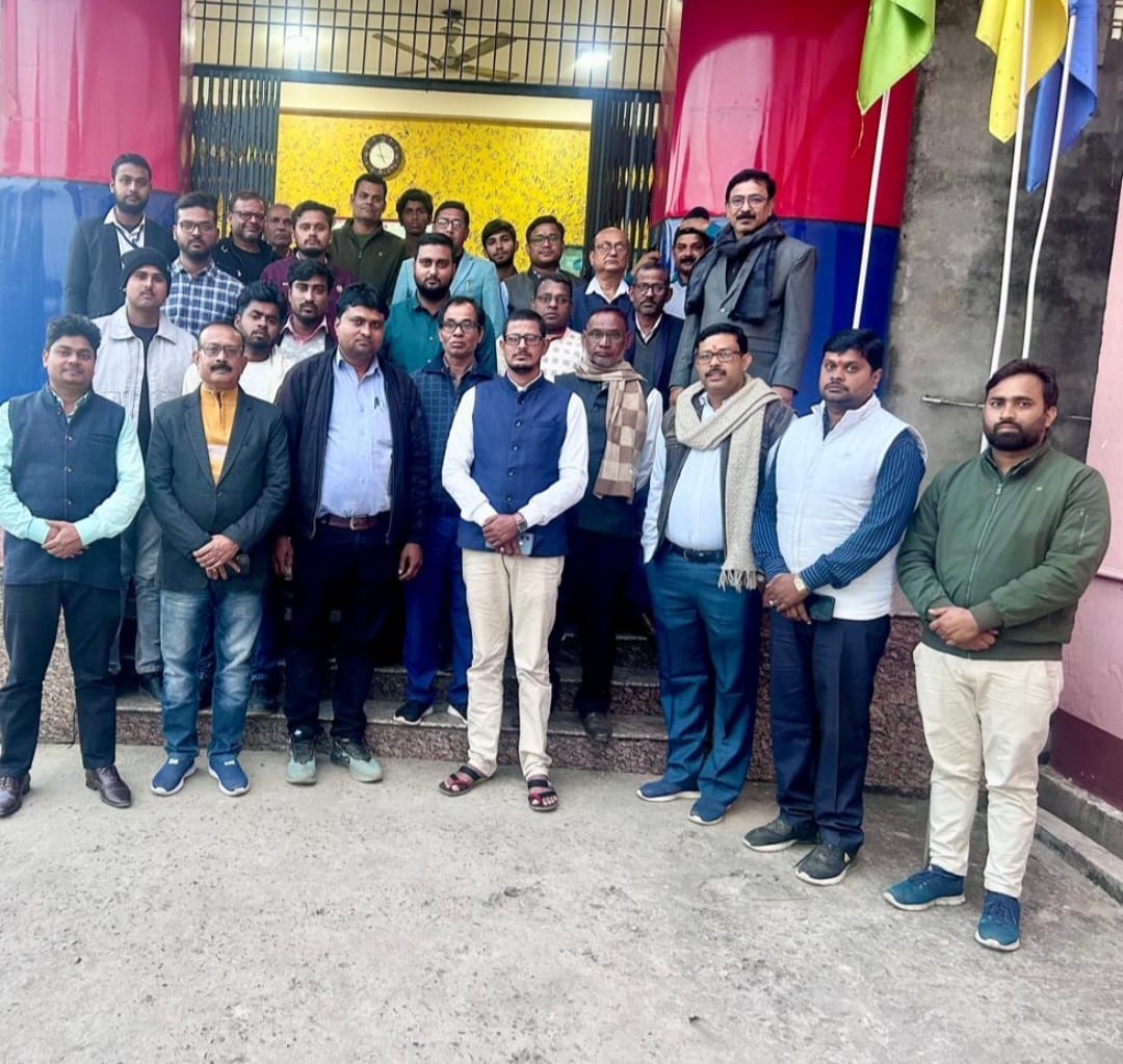 अररिया फोटो:प्राइवेट स्कूल के प्राचार्य और निदेशक गण का ग्रुप फोटो अररिया फोटो:प्राइवेट स्कूल के प्राचार्य और निदेशक गण का ग्रुप फोटो