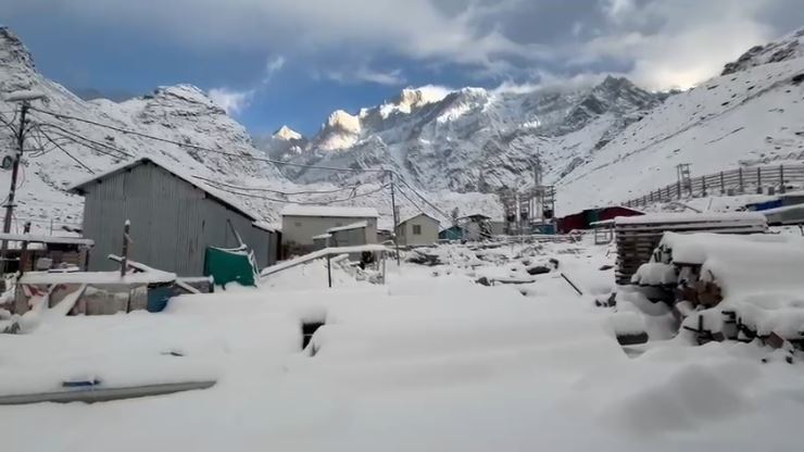 बर्फबारी बर्फबारी