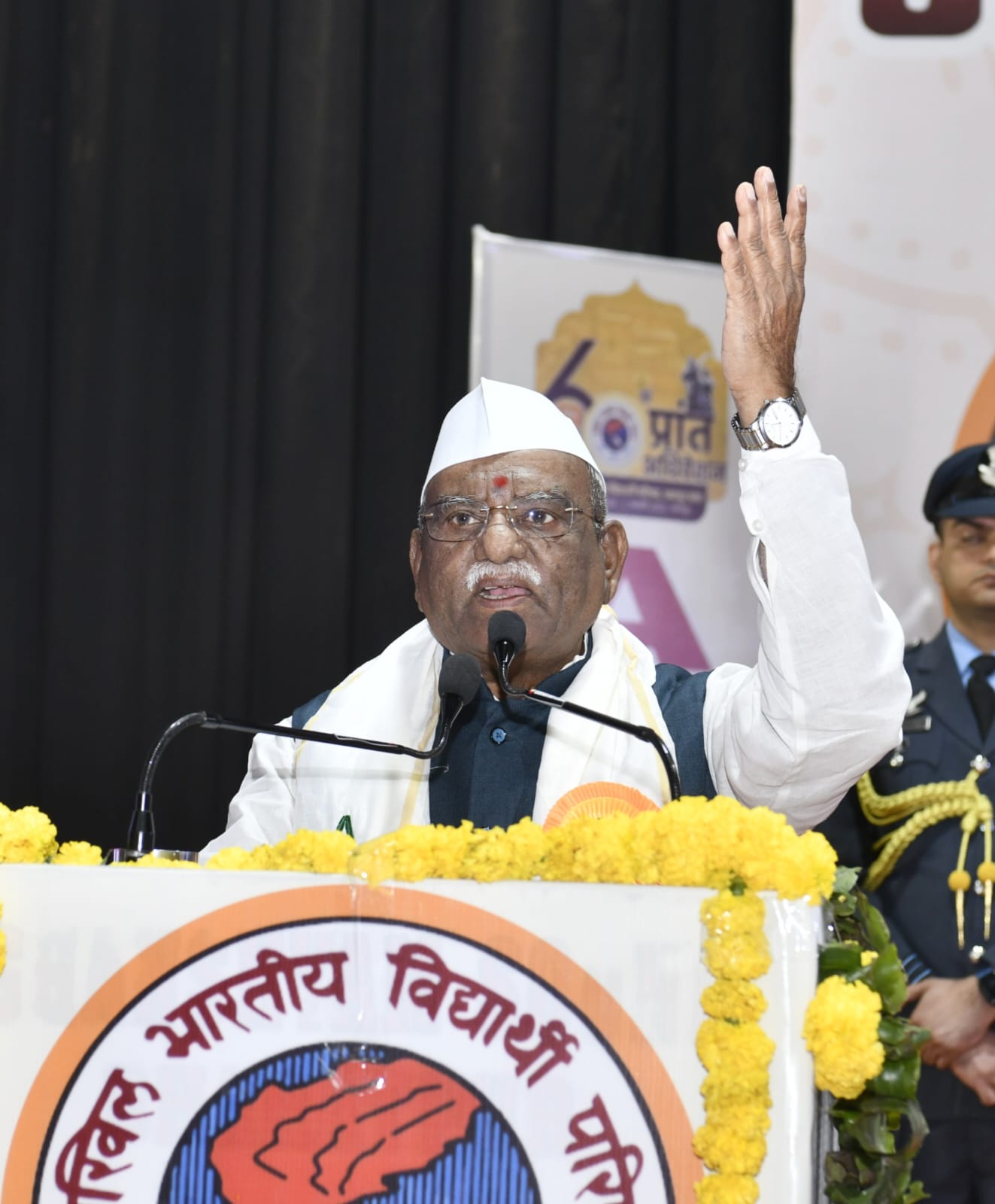 विद्यार्थी बौद्धिक क्षमता बढ़ाने पर करें ध्यान केन्द्रित : राज्यपाल विद्यार्थी बौद्धिक क्षमता बढ़ाने पर करें ध्यान केन्द्रित : राज्यपाल