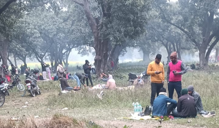 नए साल पर पश्चिम चंपारण के पिकनिक स्पाटों पर  उमड़ी भीड़
