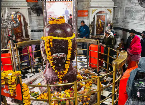 The new year started with Dev Darshan, a huge crowd o The new year started with Dev Darshan, a huge crowd o