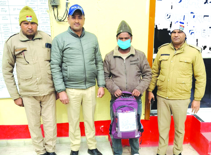 पुलिस गिरफ्त में आरोपित