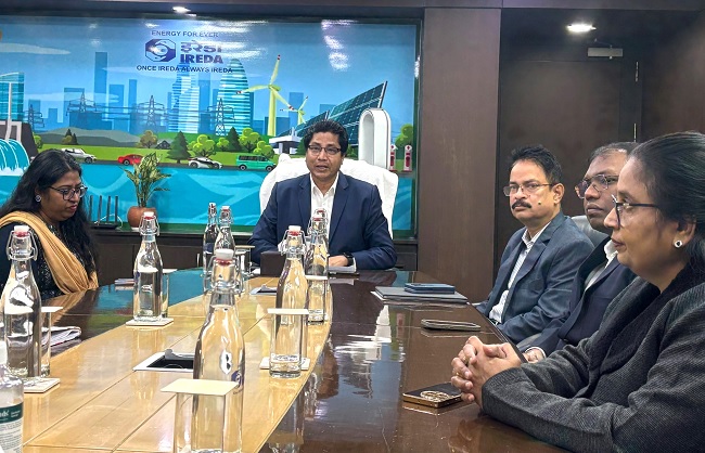 इरेडा के बैठक को संबोधित करते अध्यक्ष एवं प्रबंध निदेशक प्रदीप कुमार इरेडा के बैठक को संबोधित करते अध्यक्ष एवं प्रबंध निदेशक प्रदीप कुमार