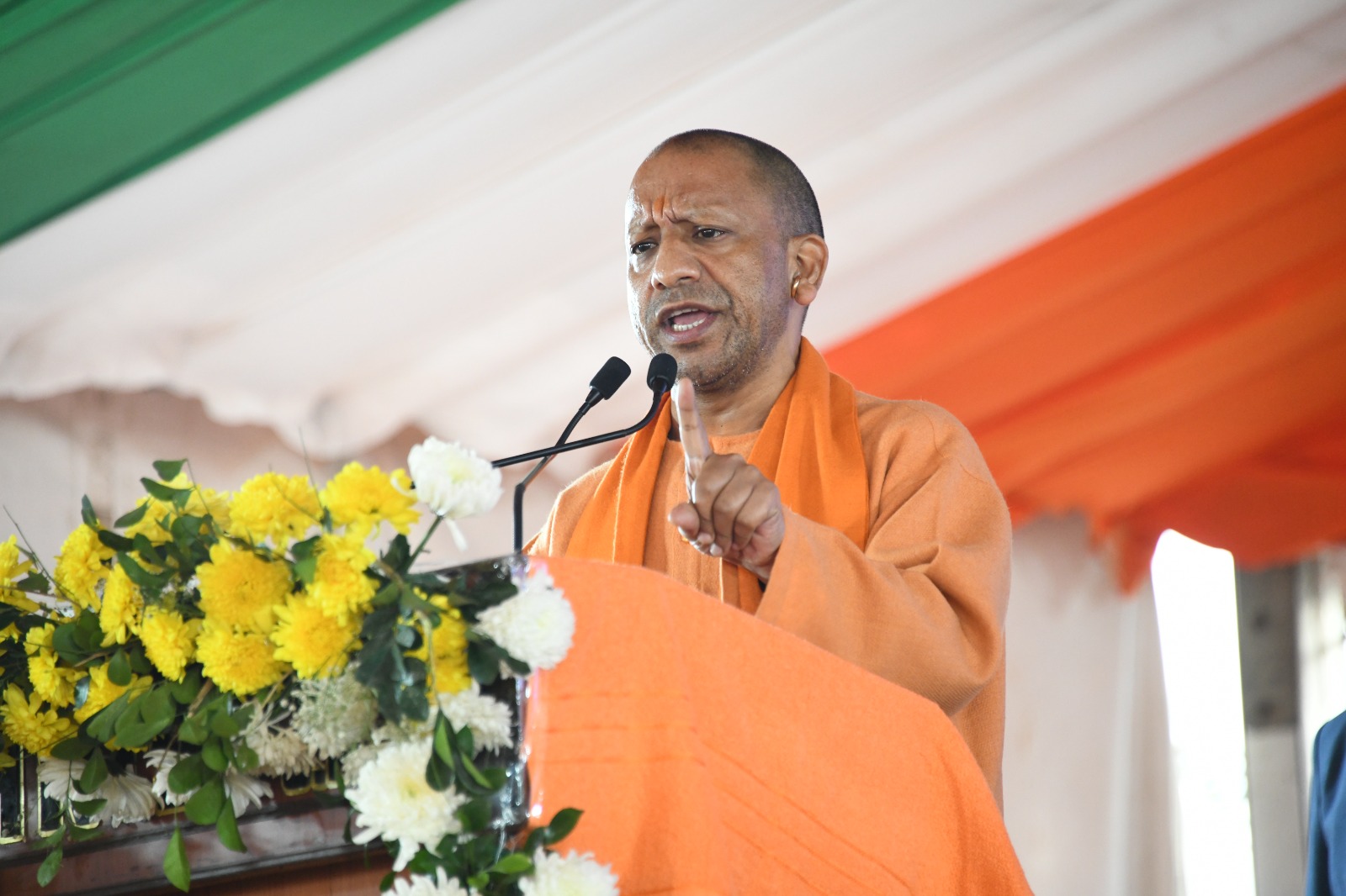नए साल में नई गति से विकास पथ पर आगे बढ़ेगा उत्तर प्रदेश : मुख्यमंत्री* नए साल में नई गति से विकास पथ पर आगे बढ़ेगा उत्तर प्रदेश : मुख्यमंत्री*