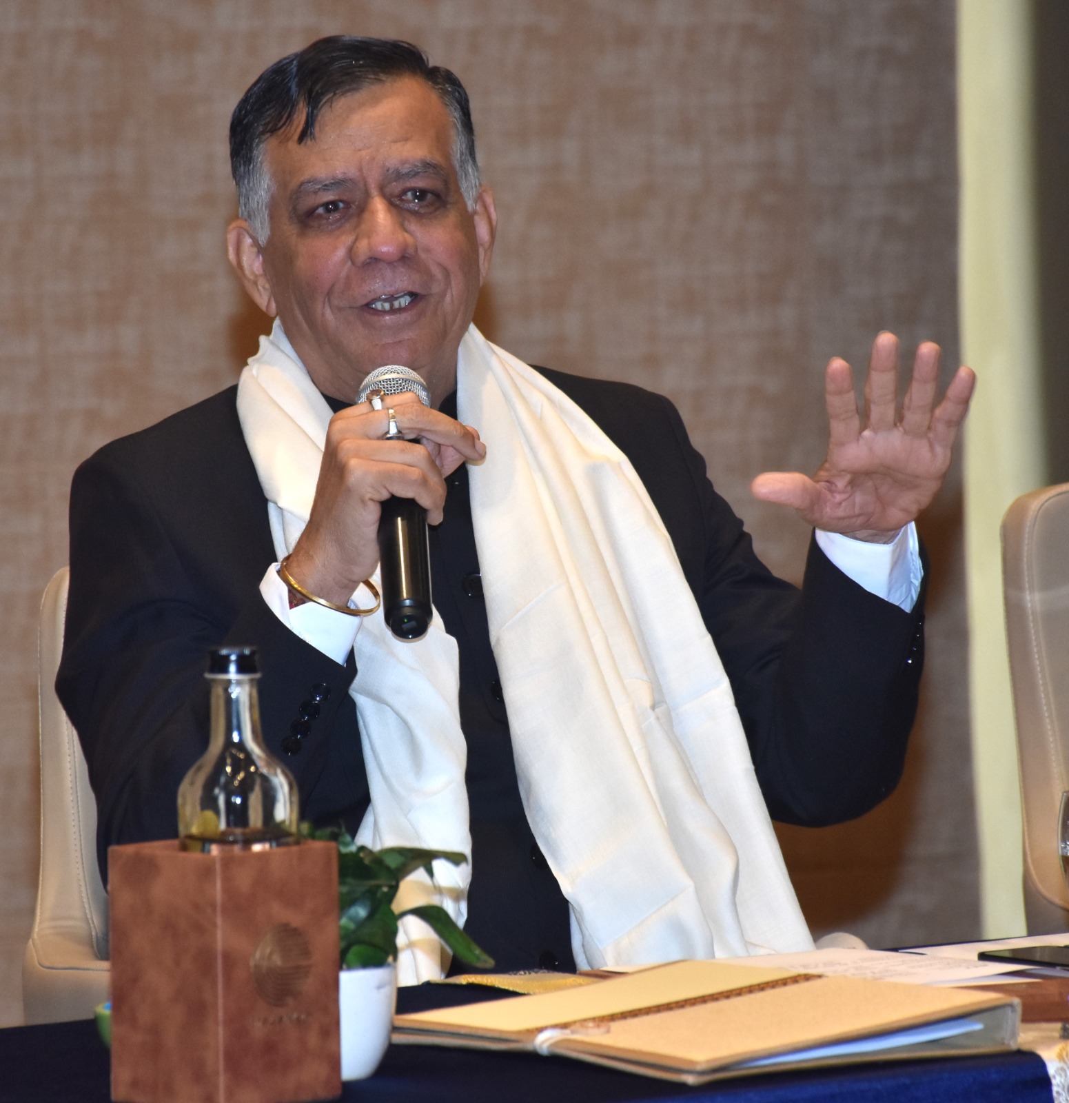 संबोधित करते विधान सभा अध्यक्ष सतीश महाना संबोधित करते विधान सभा अध्यक्ष सतीश महाना