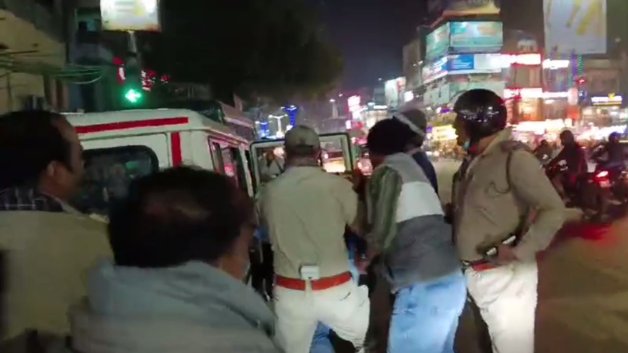 मध्यमग्राम में शराबियों ने खूब किया हंगामा मध्यमग्राम में शराबियों ने खूब किया हंगामा