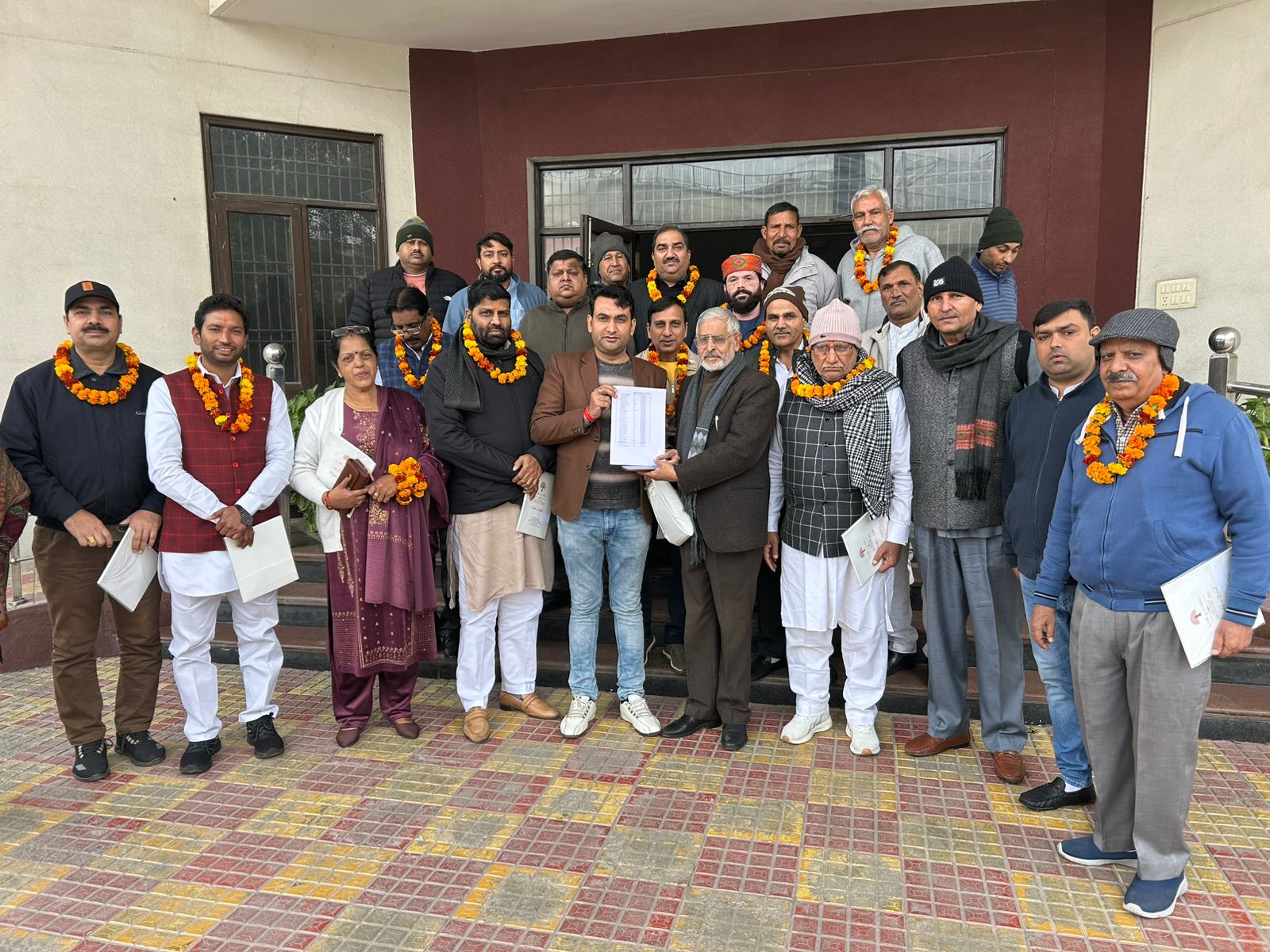 बहादुरगढ़ मंडल भाजपा के नवनिर्वाचित अध्यक्ष अपने जिला प्रधान राजपाल शर्मा के साथ। बहादुरगढ़ मंडल भाजपा के नवनिर्वाचित अध्यक्ष अपने जिला प्रधान राजपाल शर्मा के साथ।