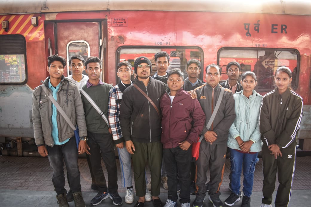 प्रतियोगिता में भाग लेने वाले मार्शल आर्ट टीम के सदस्य प्रतियोगिता में भाग लेने वाले मार्शल आर्ट टीम के सदस्य
