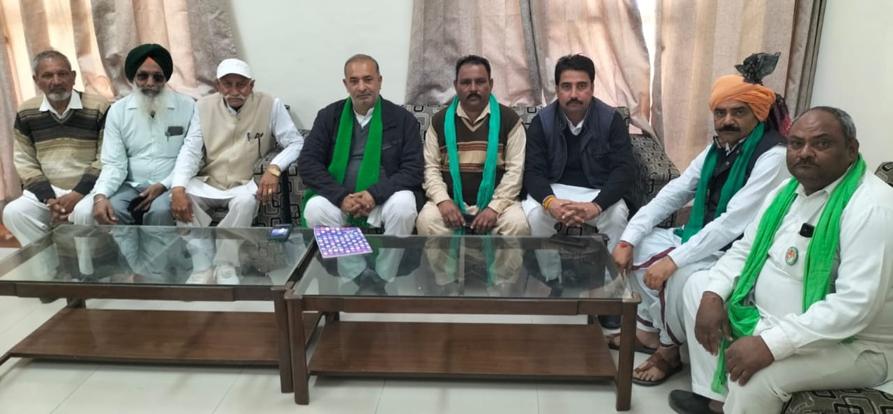 बैठक के दौरान।किसान बैठक के दौरान।किसान