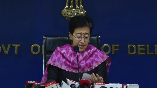 दिल्ली कैबिनेट के निर्णयों की जानकारी देती मुख्यमंत्री आतिशी दिल्ली कैबिनेट के निर्णयों की जानकारी देती मुख्यमंत्री आतिशी