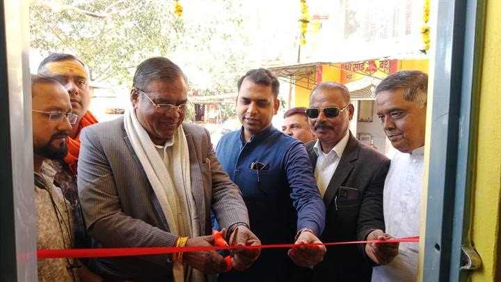 मंडलाः सांसद कुलस्ते ने माहिष्मती घाट में पंजीयन कक्ष का शुभारंभ किया मंडलाः सांसद कुलस्ते ने माहिष्मती घाट में पंजीयन कक्ष का शुभारंभ किया