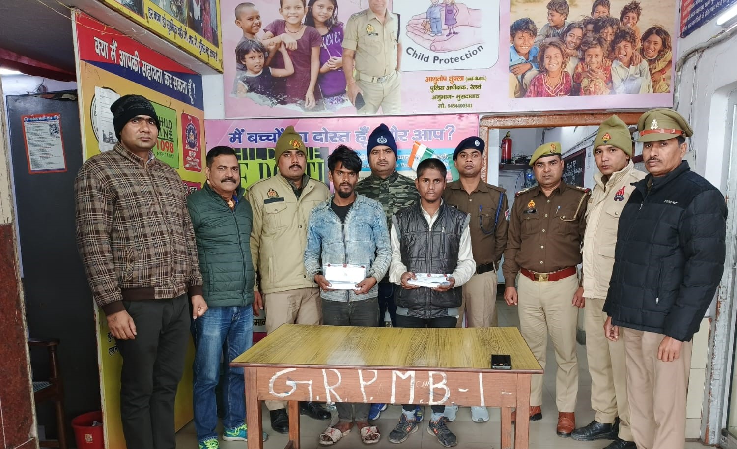 मुरादाबाद के थाना जीआरपी में पुलिस गिरफ्त में रेलगाड़ियों में यात्रियों के पर्स, मोबाइल व बैग चोरी करने के दाे आराेपित मुरादाबाद के थाना जीआरपी में पुलिस गिरफ्त में रेलगाड़ियों में यात्रियों के पर्स, मोबाइल व बैग चोरी करने के दाे आराेपित