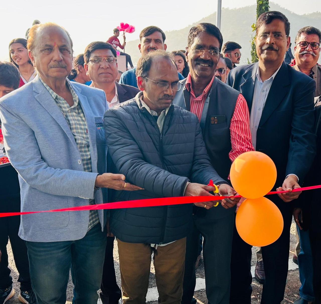 उदयपुर सांसद डॉ. मन्नालाल रावत ने दी कयाकिंग खिलाडियों को बड़ी सौगात उदयपुर सांसद डॉ. मन्नालाल रावत ने दी कयाकिंग खिलाडियों को बड़ी सौगात